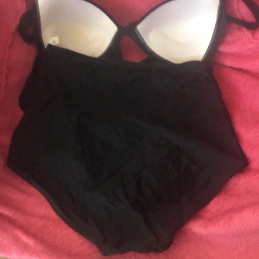Bathing suit - Picture 2 of 3